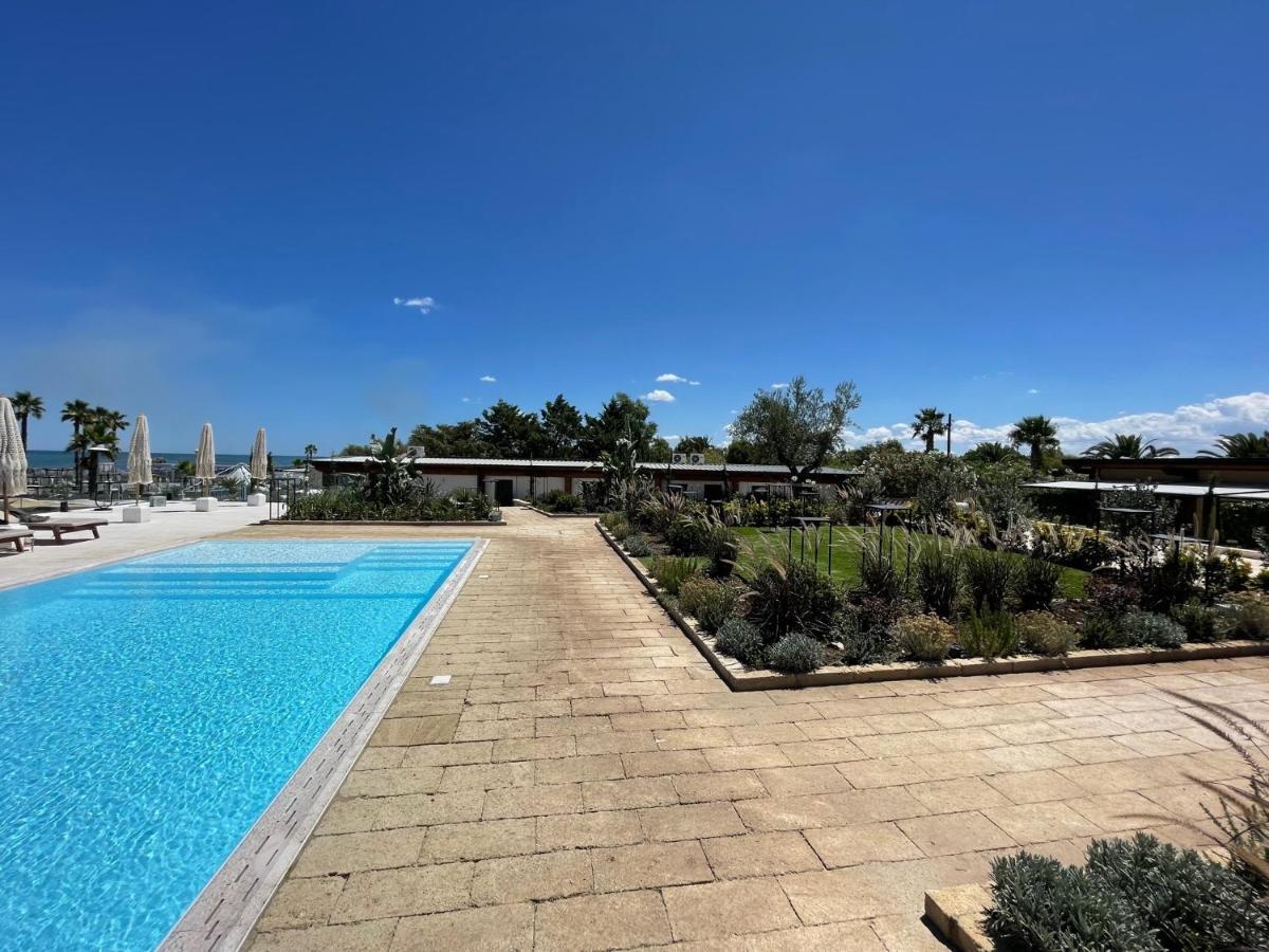 Valerio Resort Beach Club Margherita Di Savoia Eksteriør billede